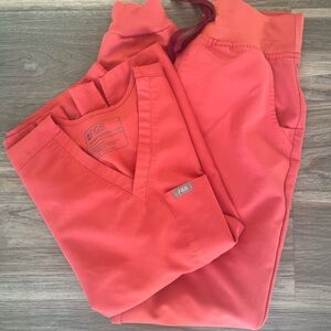 FIGS Scrub Set- Clay